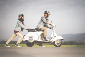 Driving a scooter sans bsr a 18 ans : est-ce possible ?